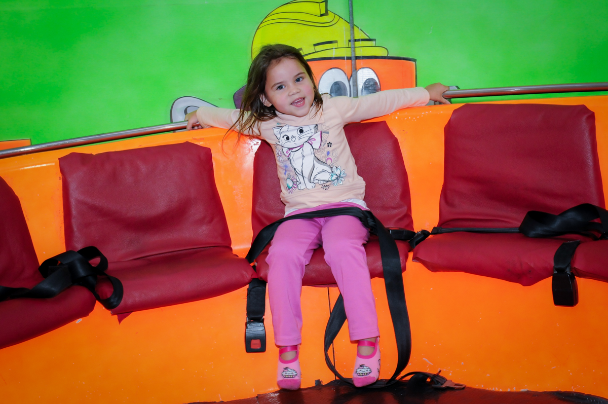 bagunça no labamba no Buffet Fábrica da Alegria, Unidade Osasco