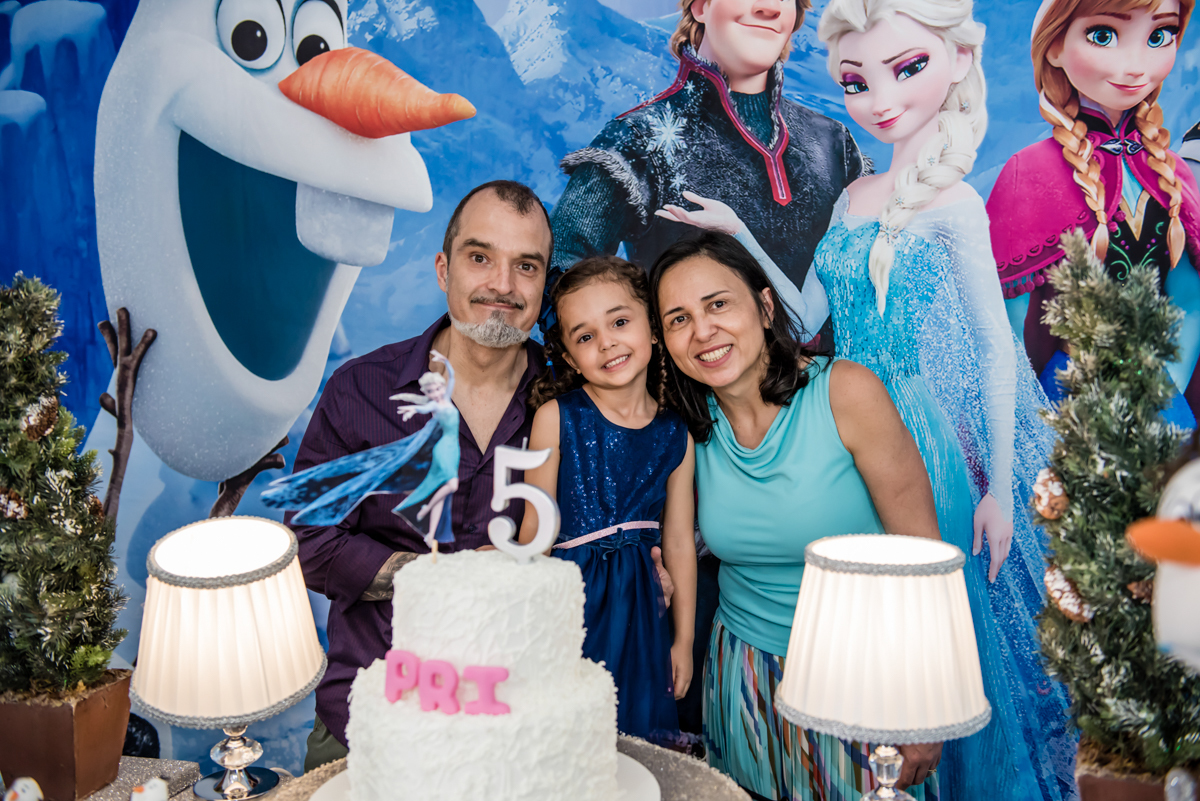 foto da família na mesa da frozen