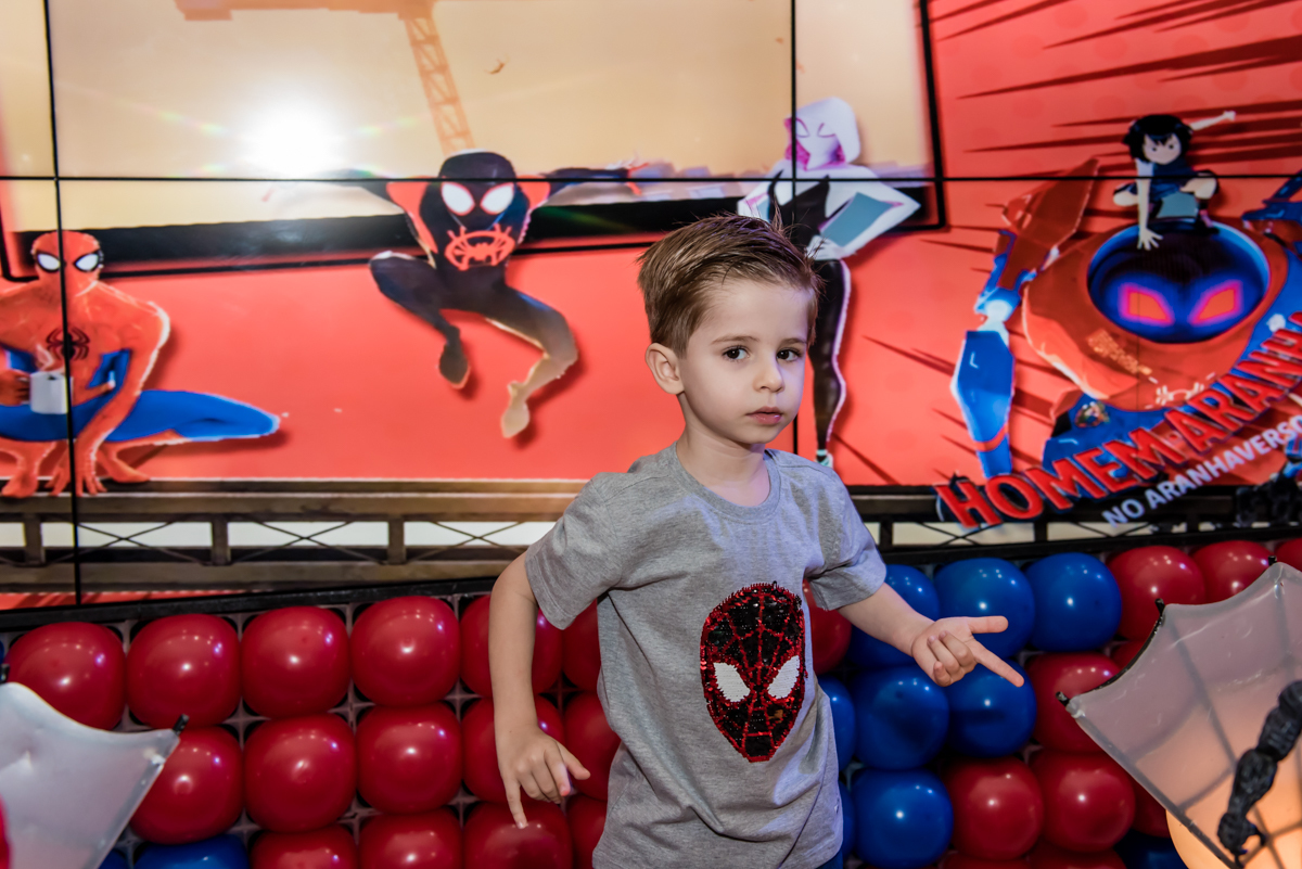 lindo faz pose par a foto