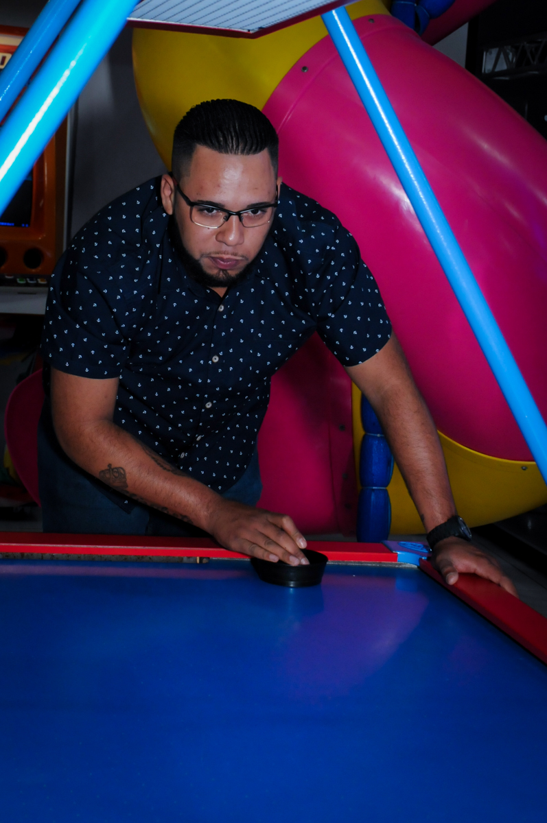 convidado jogando no Buffet Magic Joy Unidade Saude