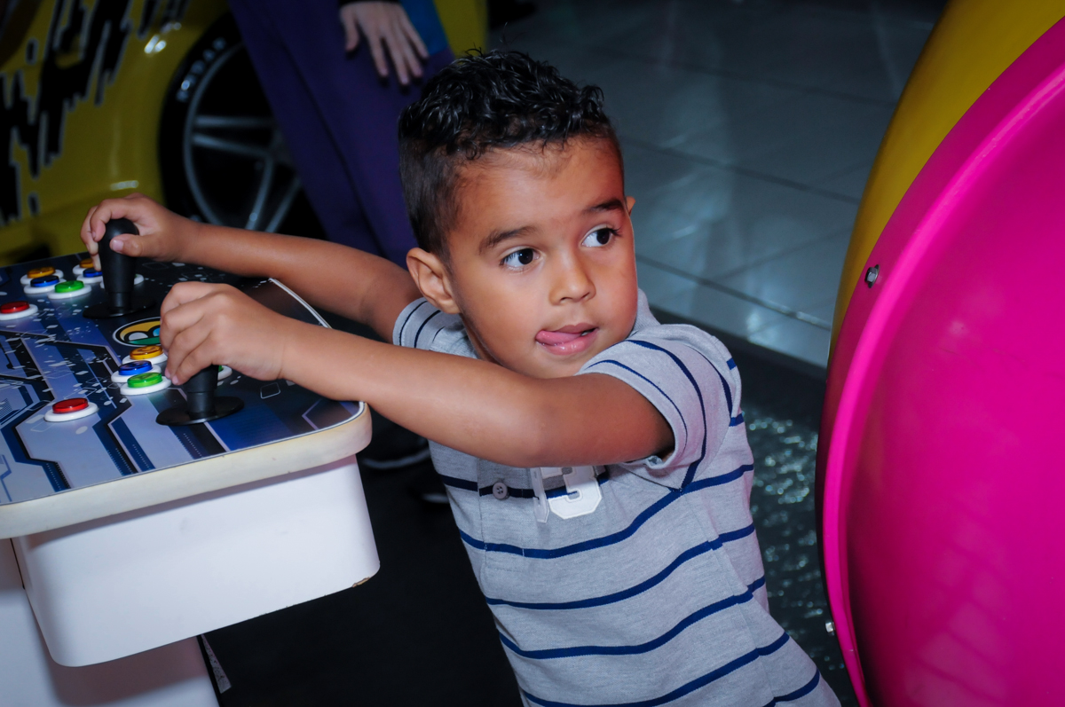 brincadeiras das crianças no Buffet Magic Joy Unidade Saude