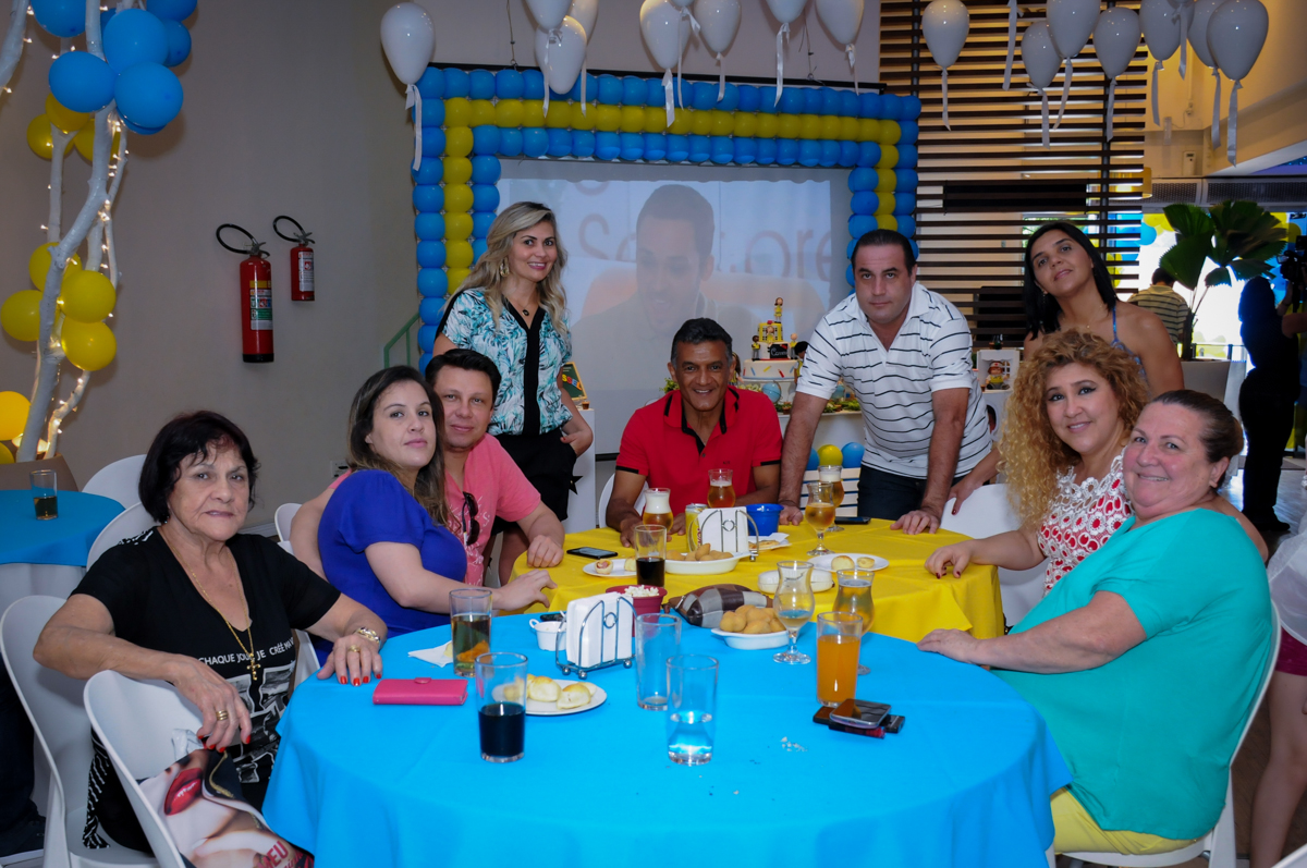 família e amigos na festa de aniversário no Buffet Infantil Amazing, Alphaville, São Paulo