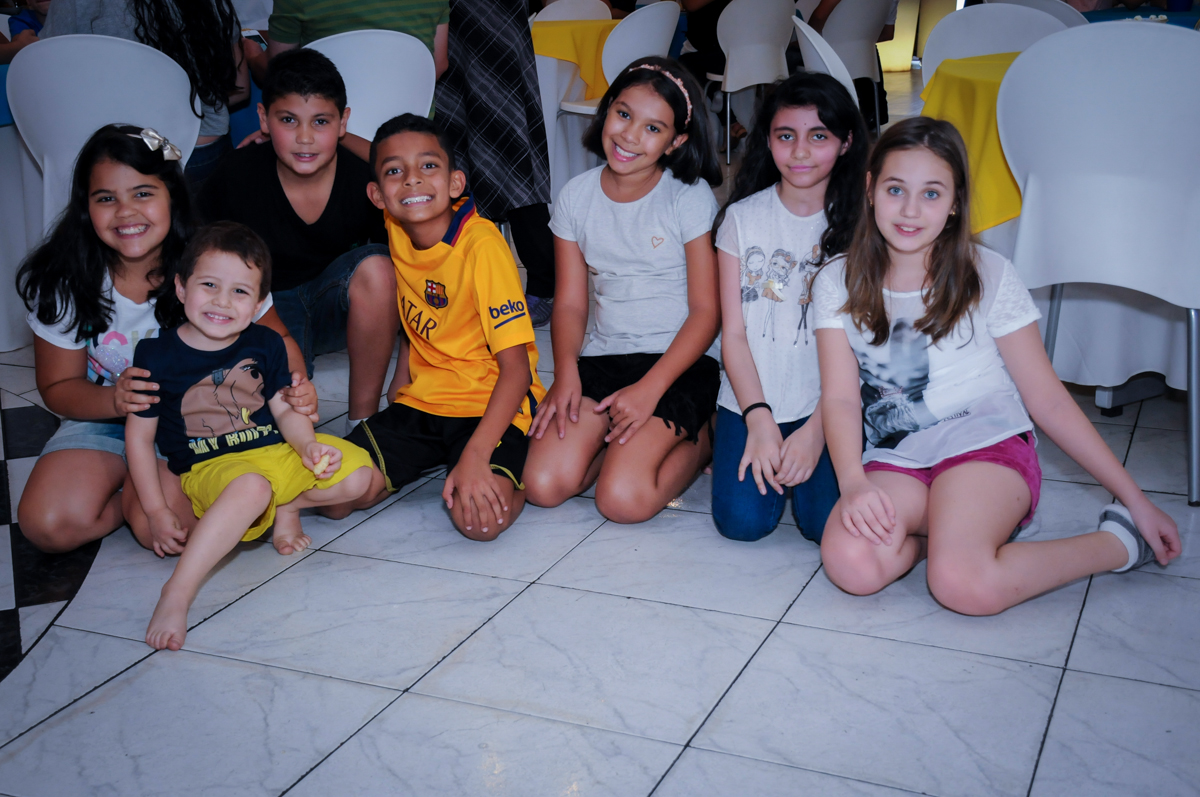 brincadeiras com os munitores no Buffet Infantil Amazing, Alphaville, São Paulo