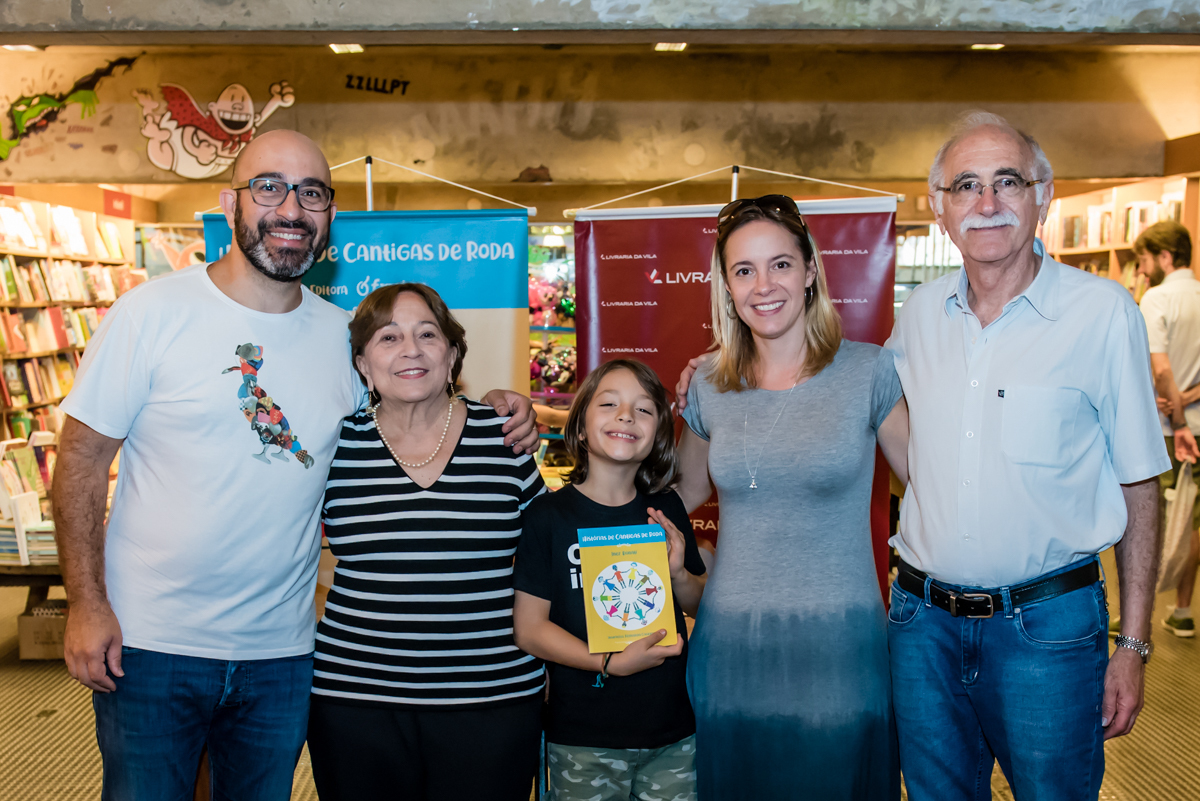 final do lançamento do livro historias de cantigas de roda