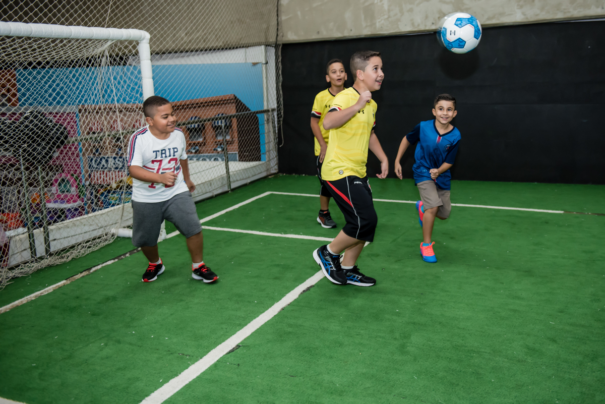 jogo de futebol divertido