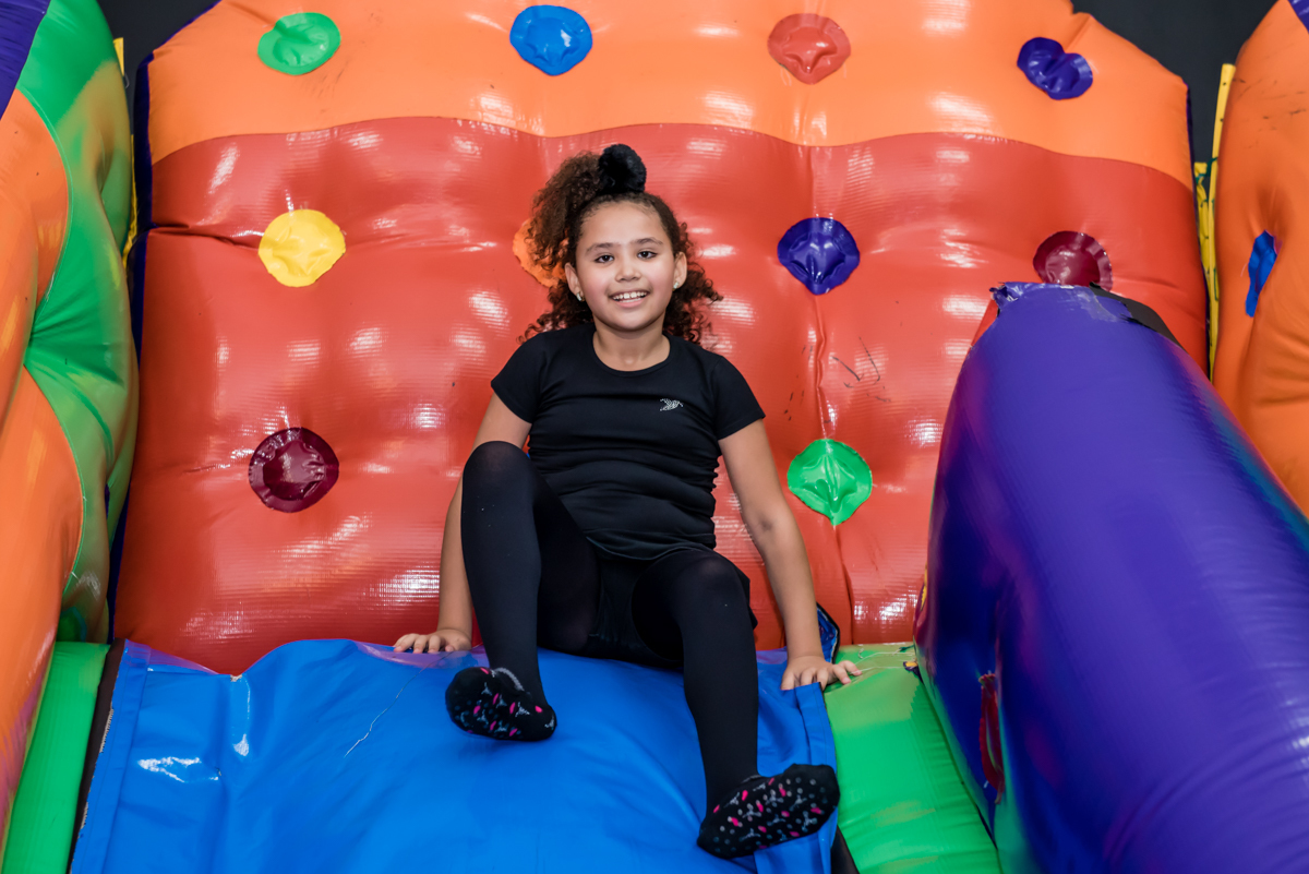 escorregador inflável divertido