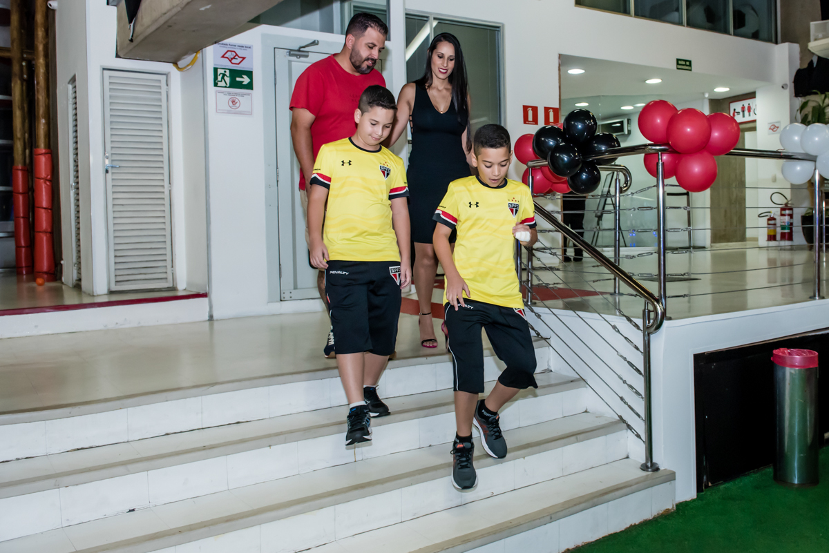 A família chega para a festa 