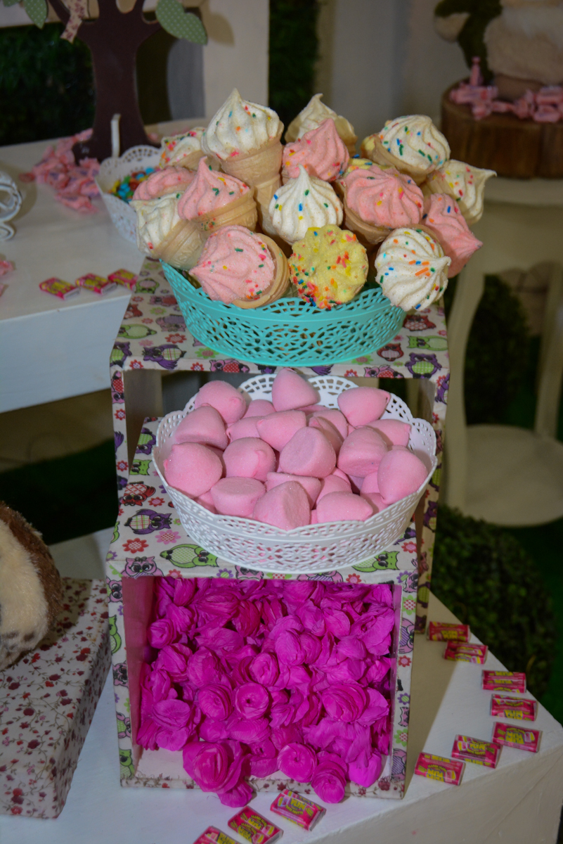 mesa de doces no Buffet Fábrica da Alegria Unidade Morumbi, São Paulo