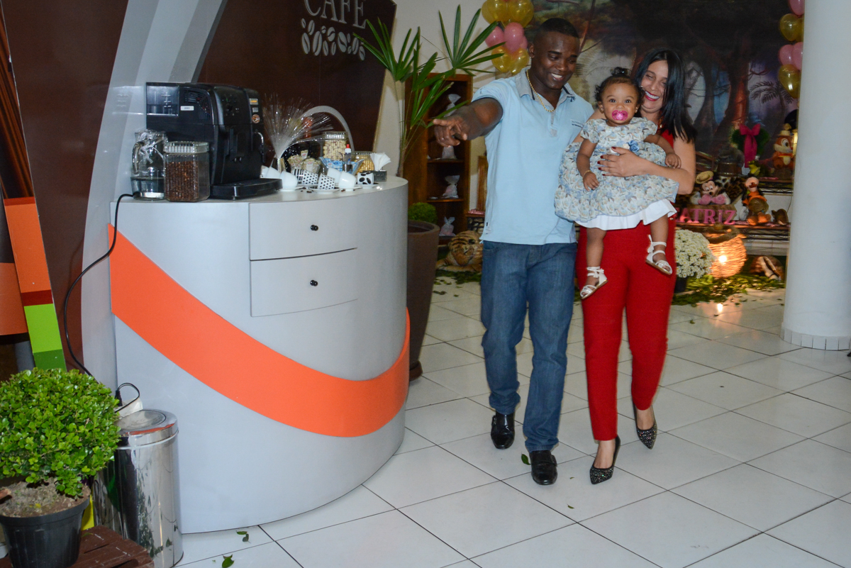 os pais chegando no buffet no Buffet Fábrica da Alegria Unidade Morumbi, São Paulo