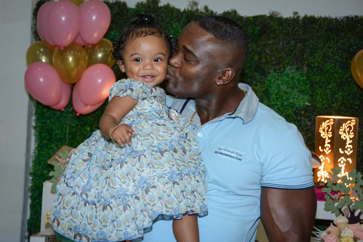 beijo do pai no Buffet Fábrica da Alegria Unidade Morumbi, São Paulo