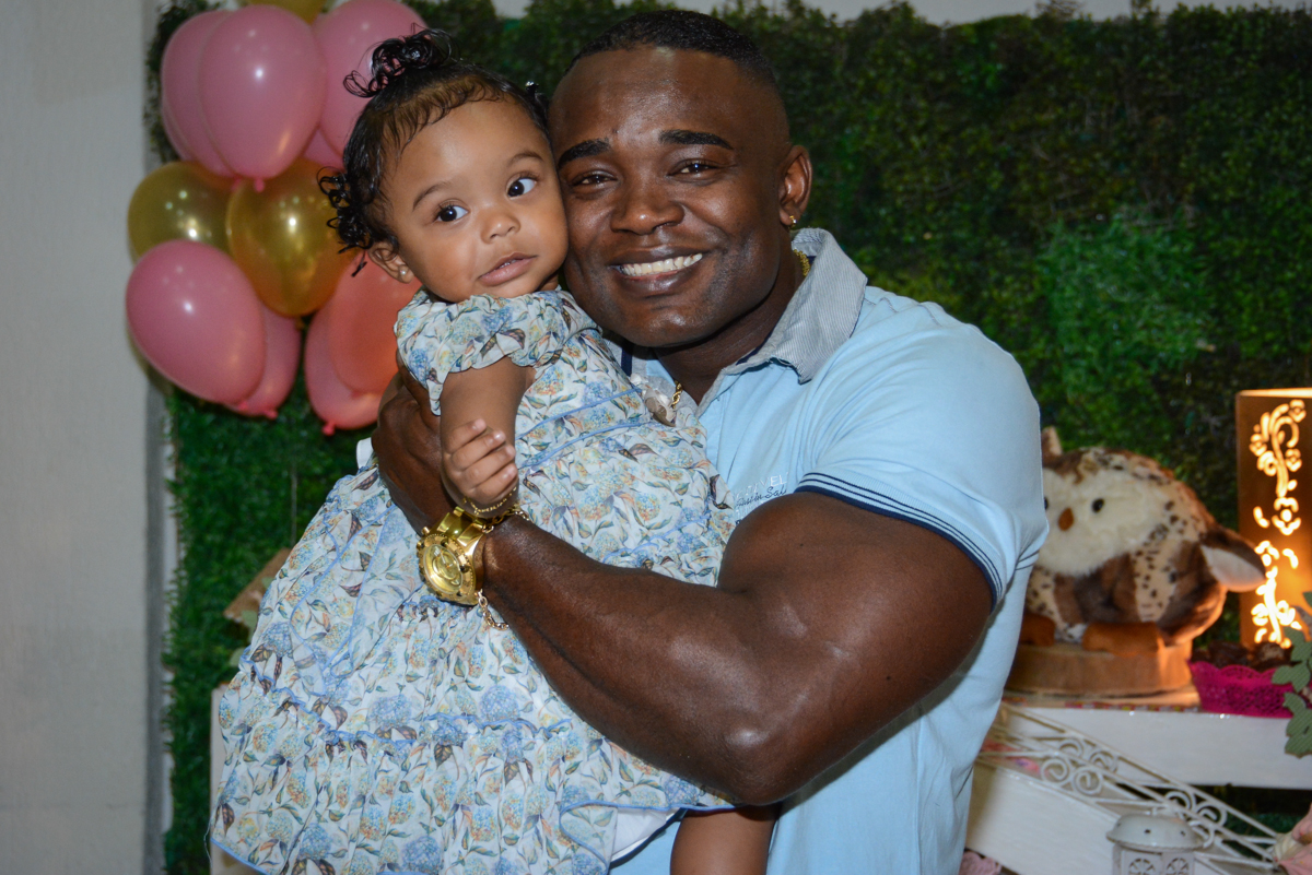 muita alegria com a aniversariante no Buffet Fábrica da Alegria Unidade Morumbi, São Paulo