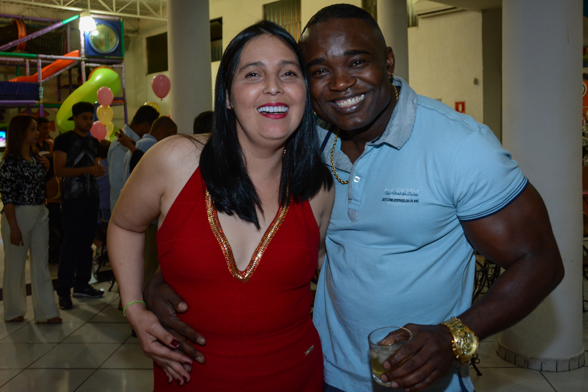 os pais felizes no Buffet Fábrica da Alegria Unidade Morumbi, São Paulo