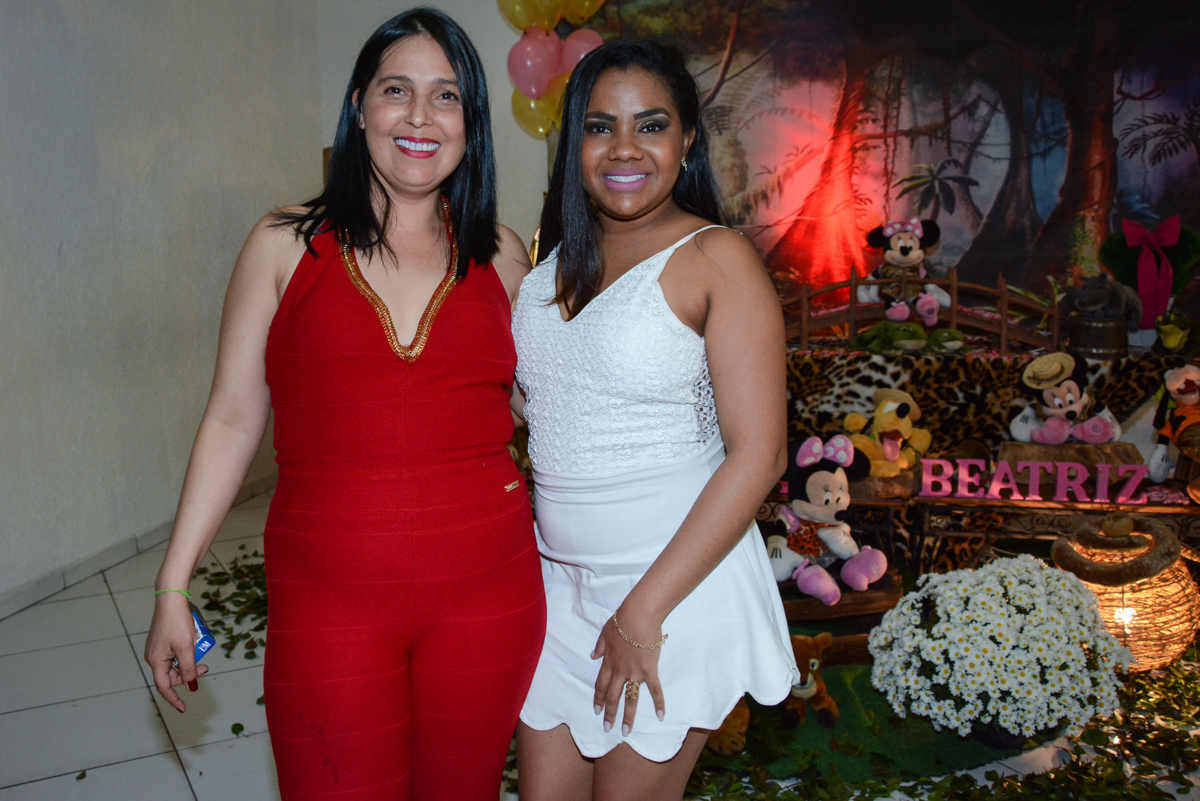 foto da mãe e a amiga no Buffet Fábrica da Alegria Unidade Morumbi, São Paulo