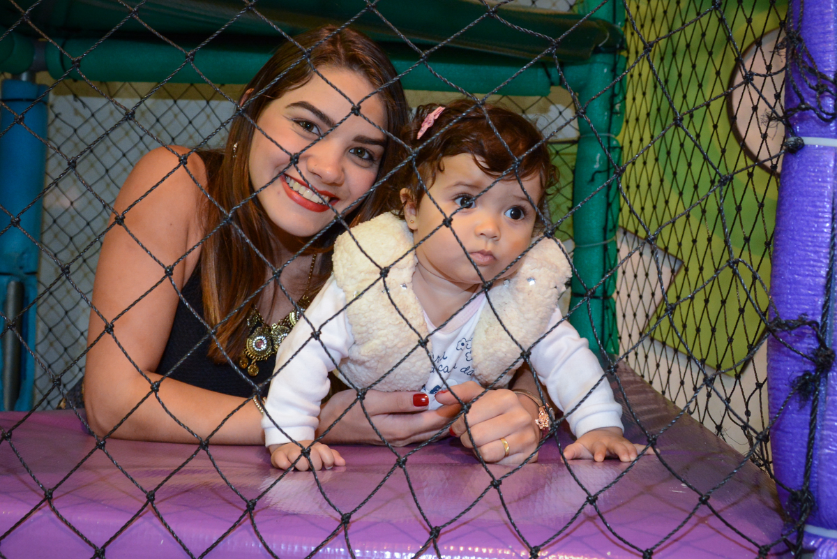 brincadeiras no brinquedão no Buffet Fábrica da Alegria Unidade Morumbi, São Paulo