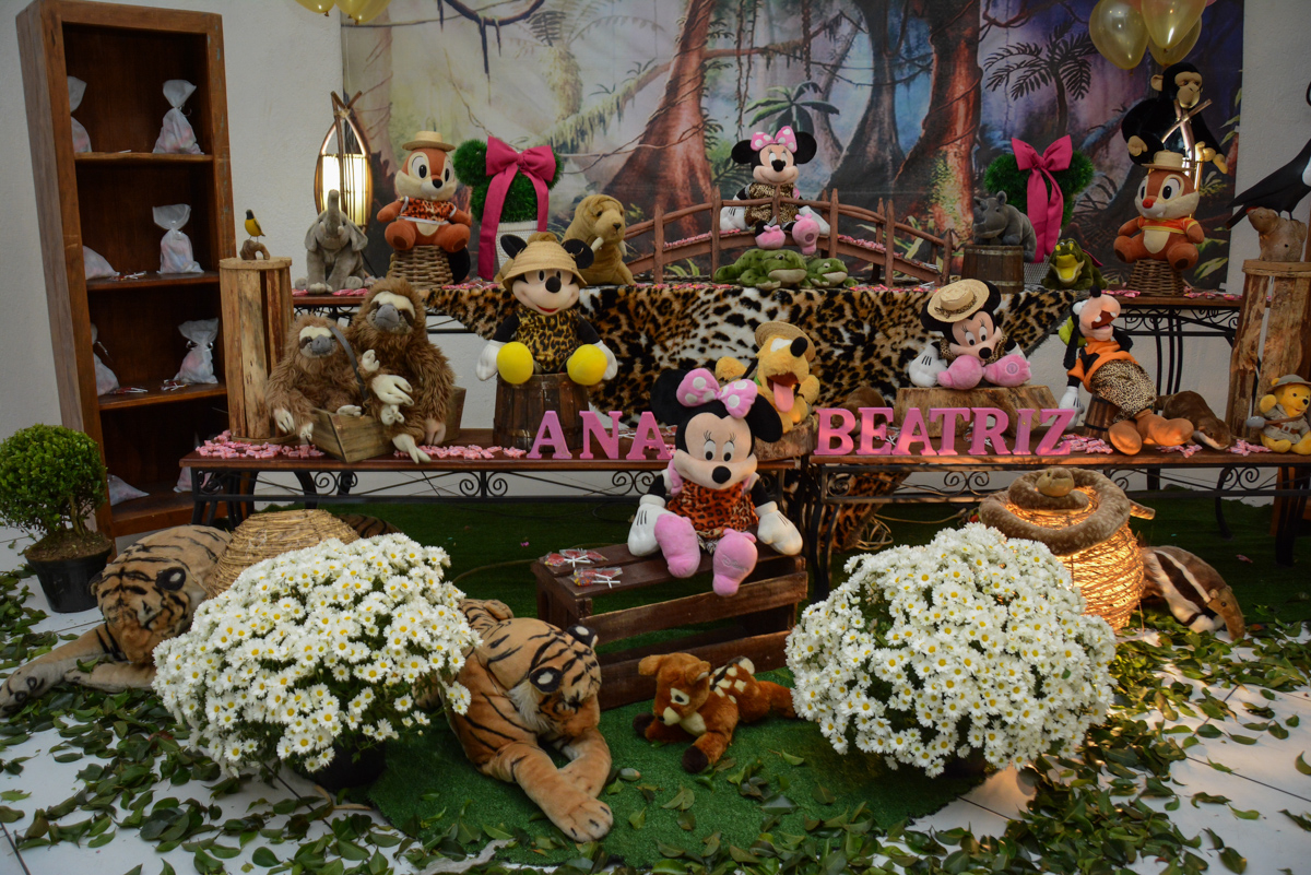 mais detalhe da mesa decorada do mickey safari no Buffet Fábrica da Alegria Unidade Morumbi,São Paulo