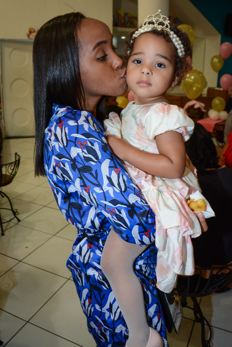 beijinho da titia no Buffet Fábrica da Alegria Unidade Morumbi,São Paulo