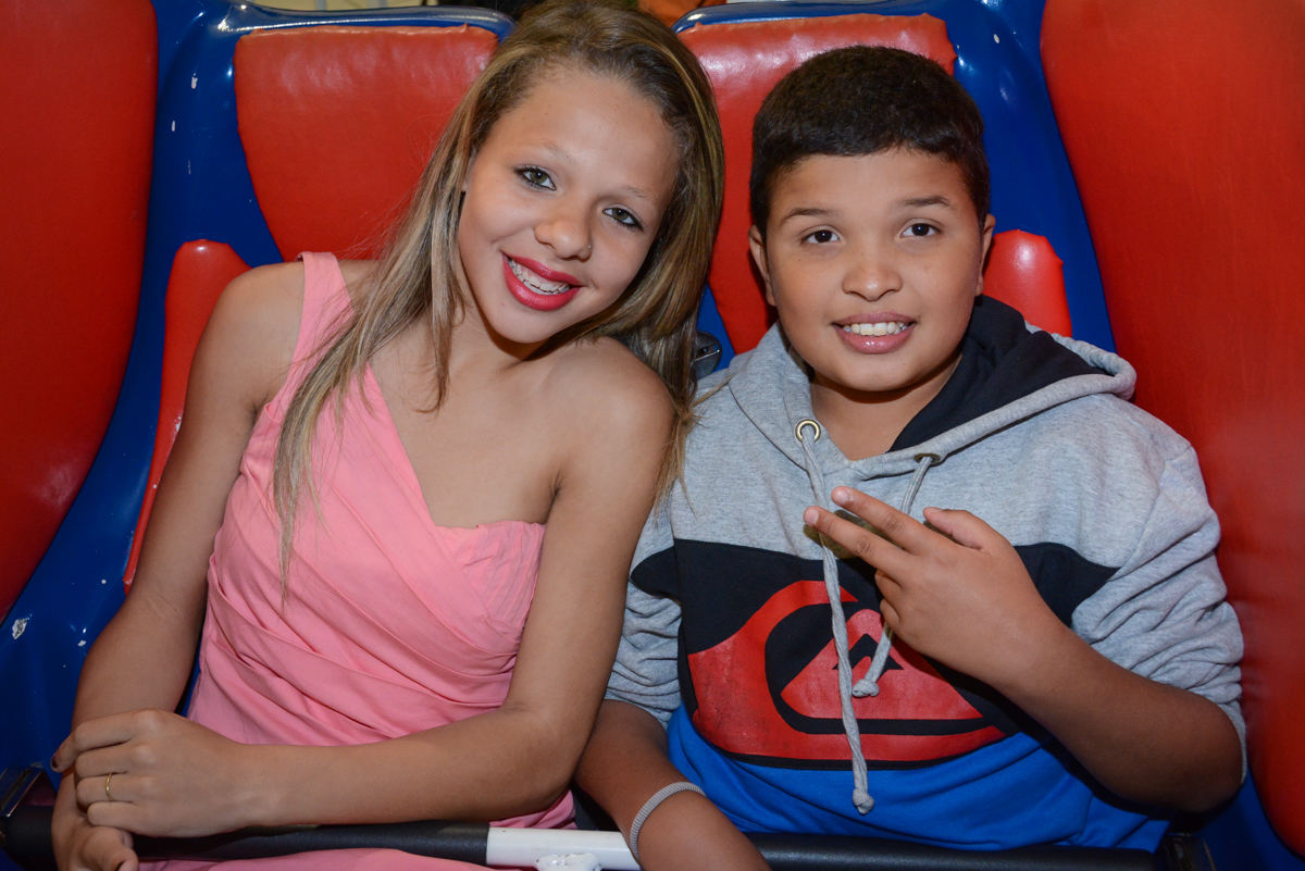 bagunça no brinquedo espacial no Buffet Fábrica da Alegria Unidade Morumbi,São Paulo