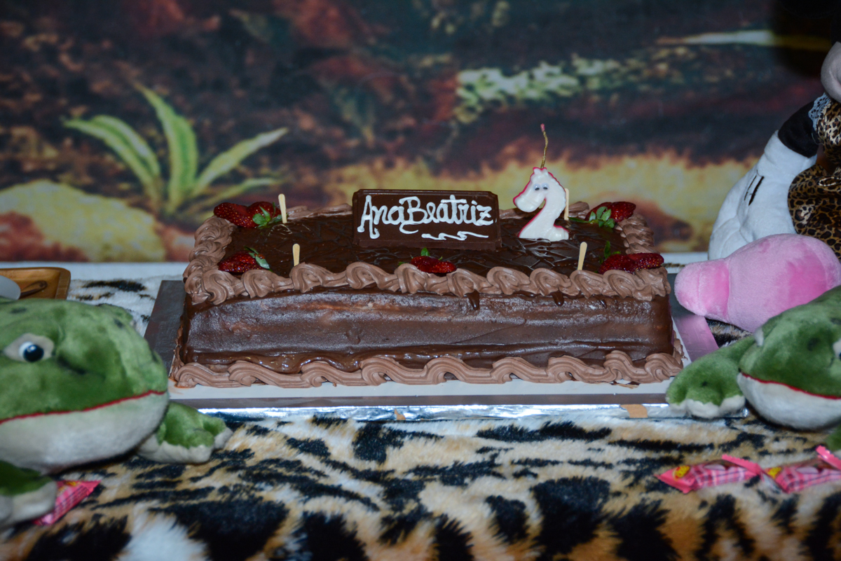 bolo de aniversário no Buffet Fábrica da Alegria Unidade Morumbi,São Paulo