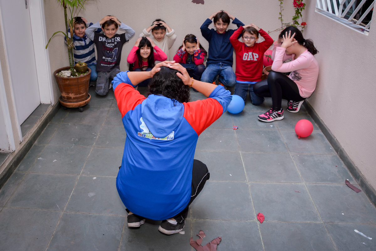 brincando de morto e vivo no  no condomínio, São Paulo- SP