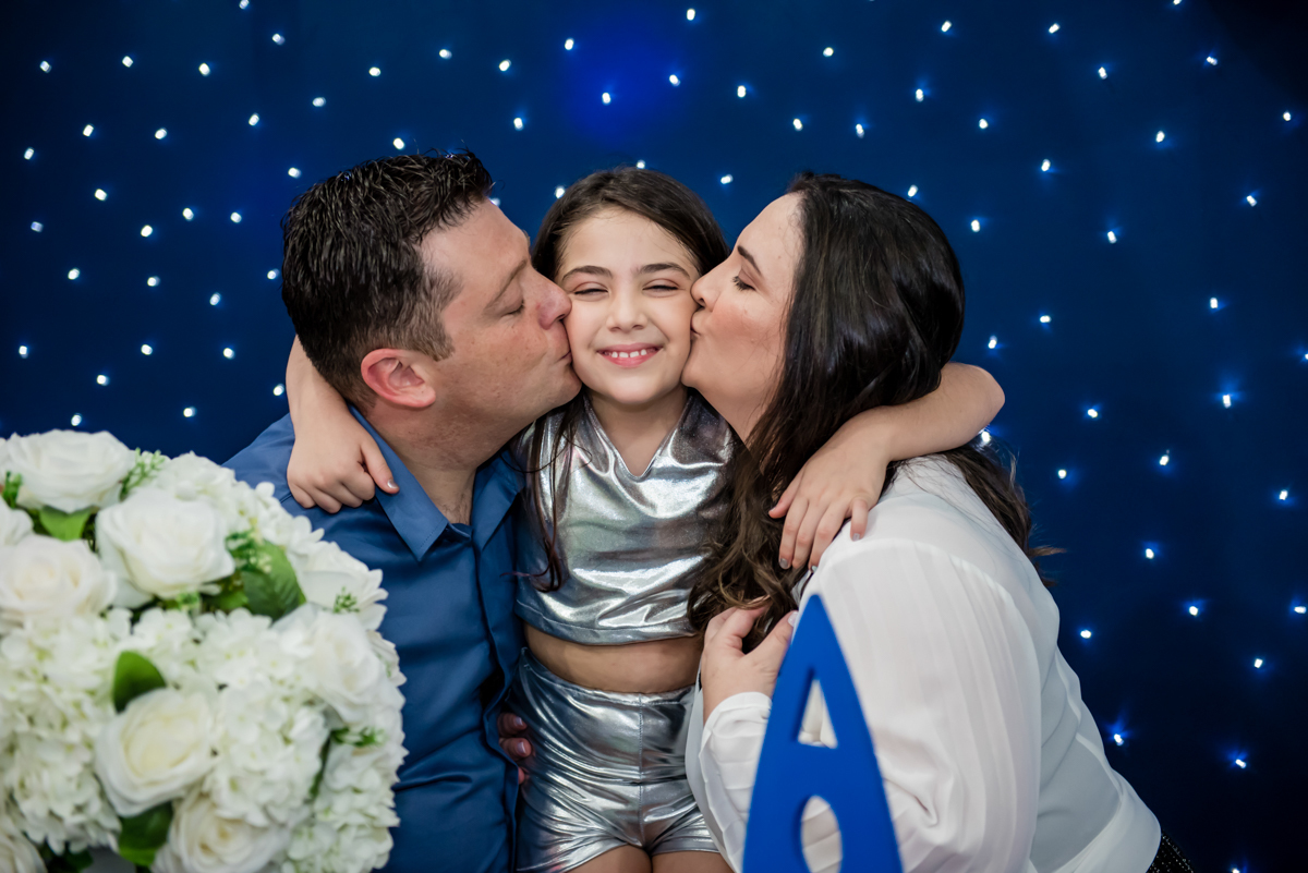 beijo sanduiche dos pais