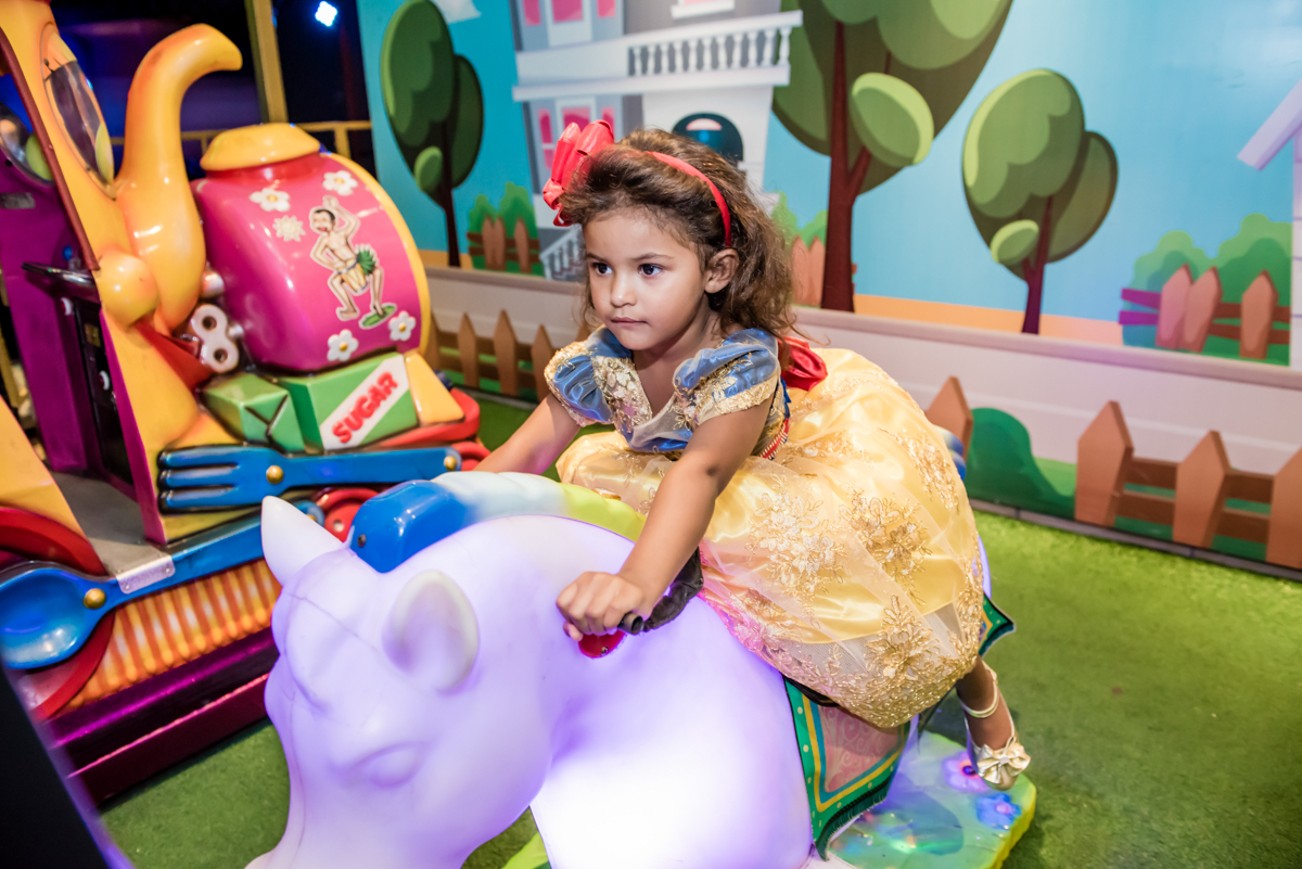 andando no cavalinho