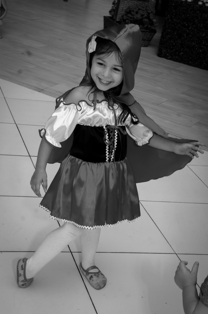 chapeuzinho vermelho linda no buffet spazio reale, são paulo-sp