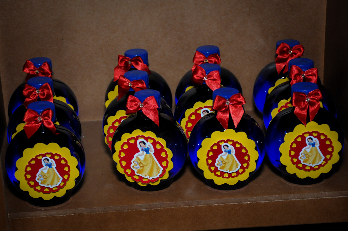 lembrançinha da festa tema branca de neve no Buffet Ciranda da Vila, Osasco, SP