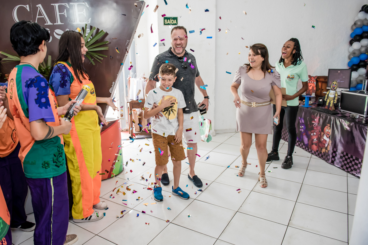 chuva de papel picado