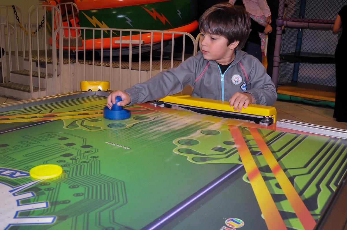 jogo de disco no Buffet Fábrica da Alegria Morumbi, São Paulo
