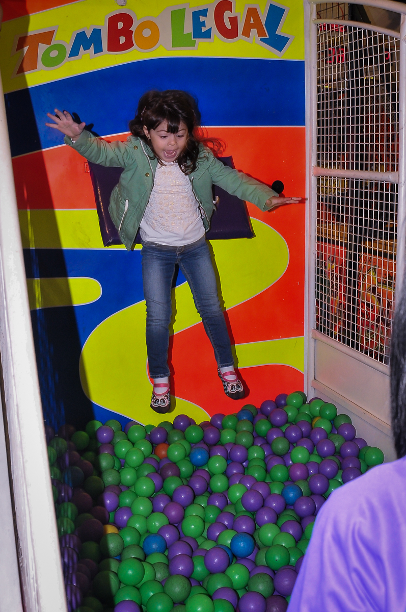 caindo no tombo legal no Buffet Fábrica da Alegria Morumbi, São Paulo
