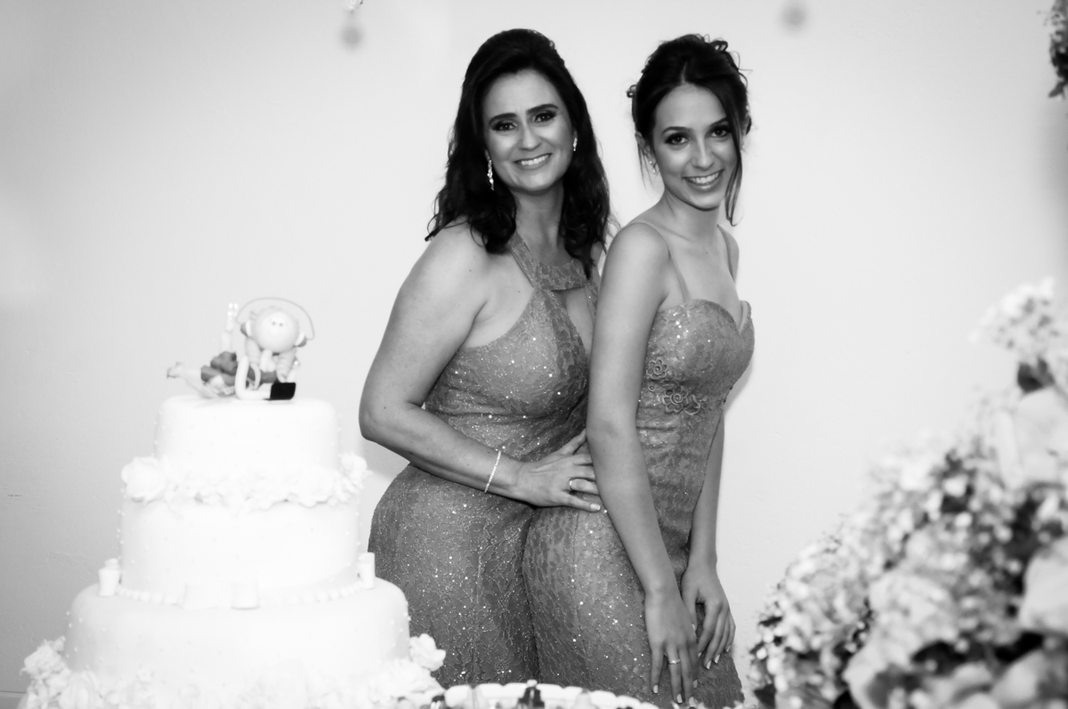 foto da mãe com a aniversariante de 15 anos no Buffet Marília's São Paulo