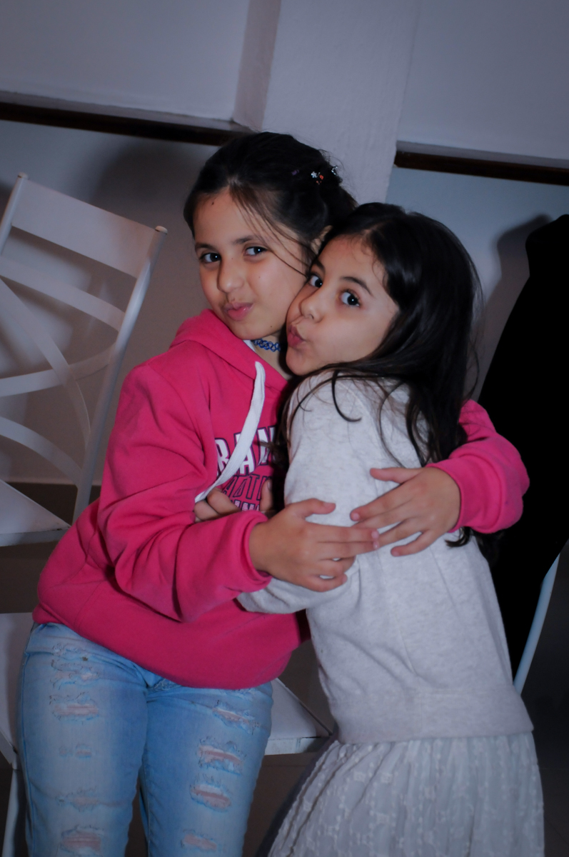 criança também vai à festa de 15 anos no Buffet Marília's São Paulo