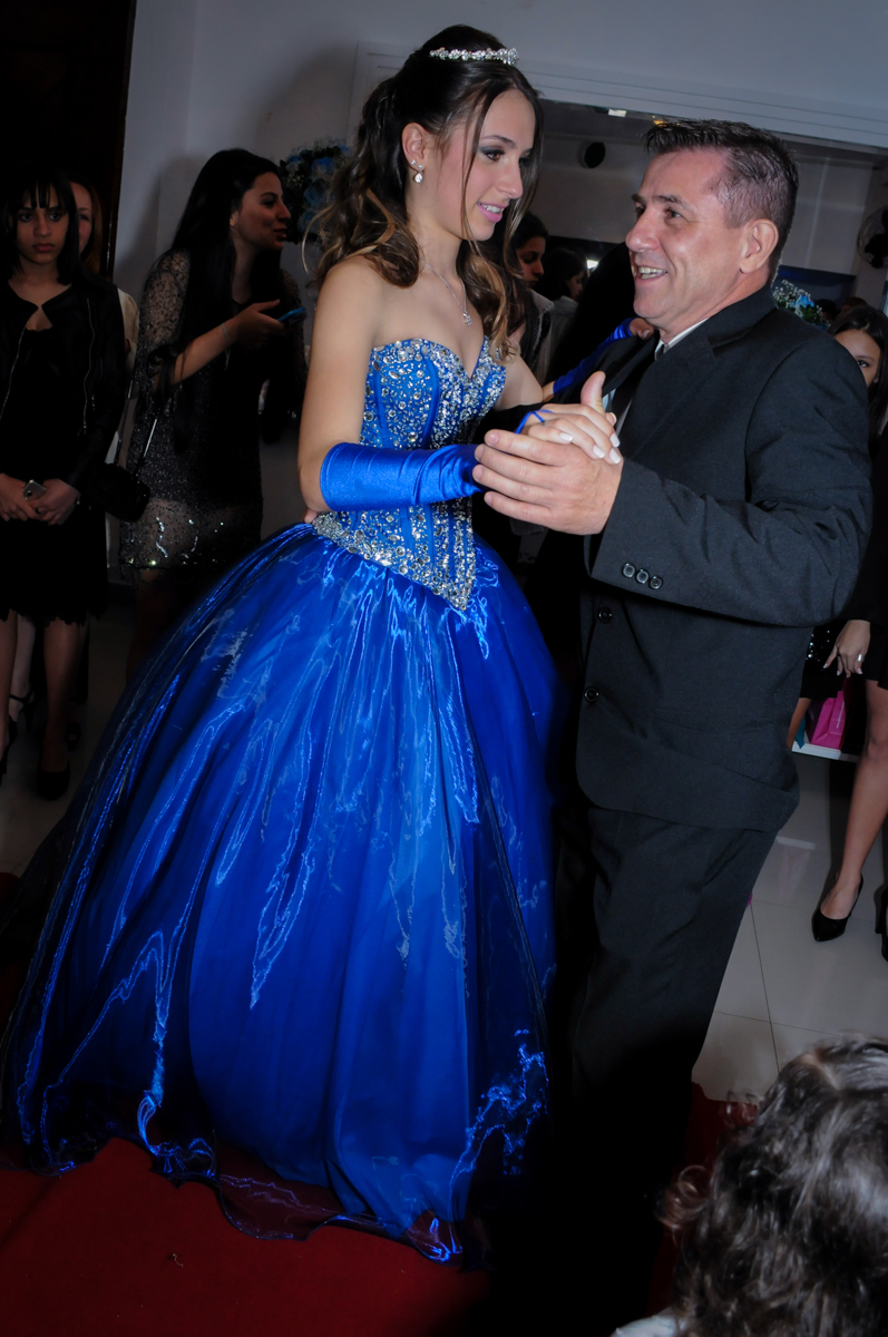 valsa do pai com a aniversariante de 15 anos no Buffet Marília's São Paulo