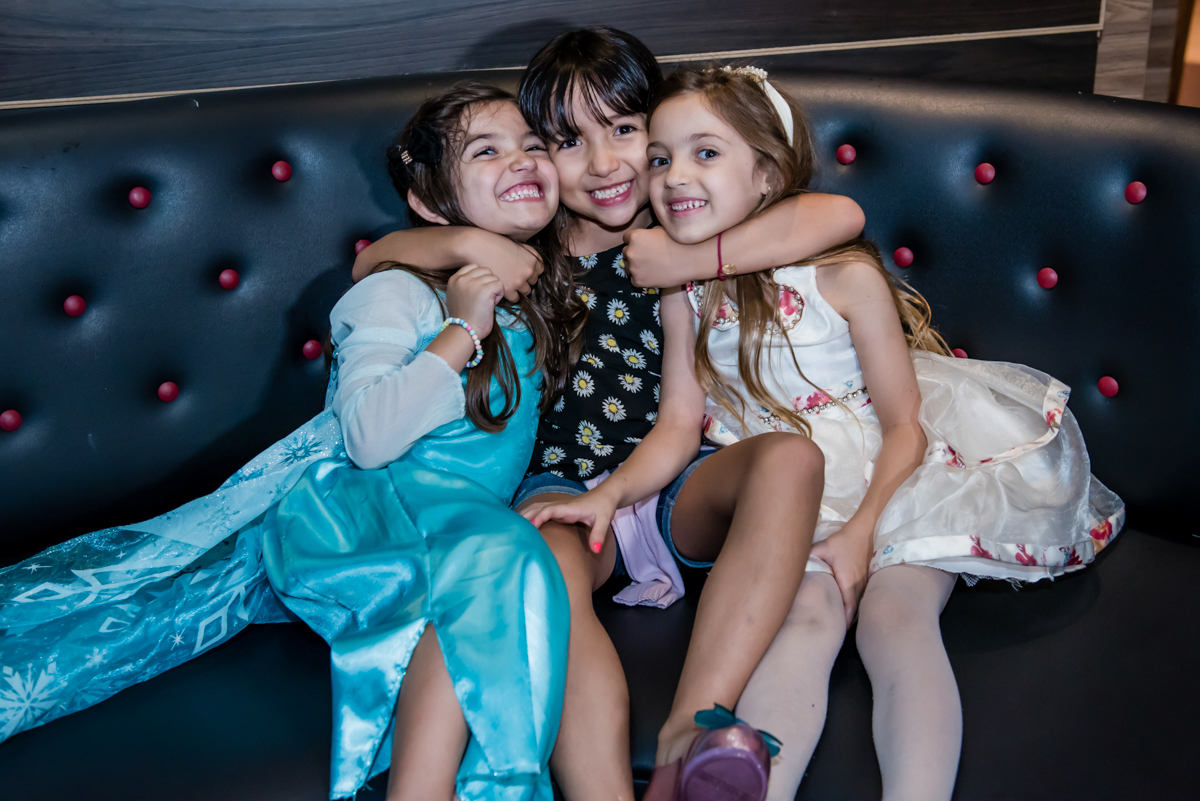 abraço gostos das amigas