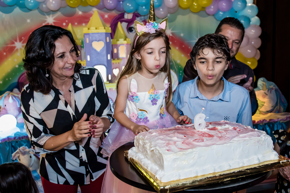 soprando a vela do blo