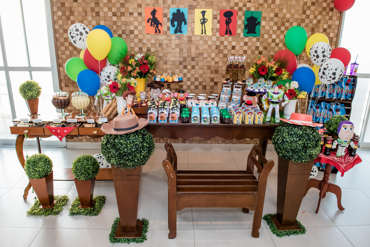 aniversário de gabriel 3 anos festa realizada no condomínio, osasco, são paulo, tema da festa toy story