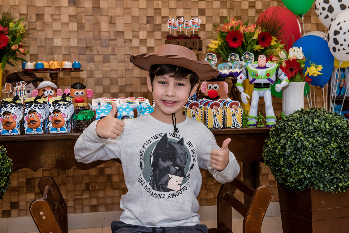 o amigo e primo também curte a mesa temática