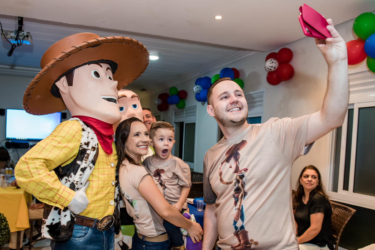 selfie dos pais com os amigos