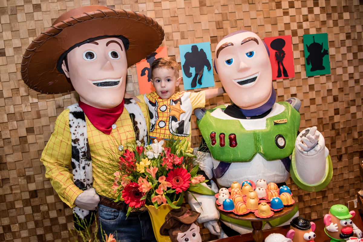 vai começar o parabens do miguel