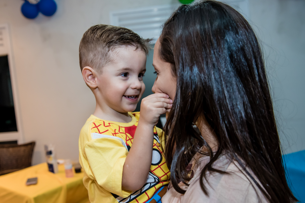 final da festa nos braços da mamãe