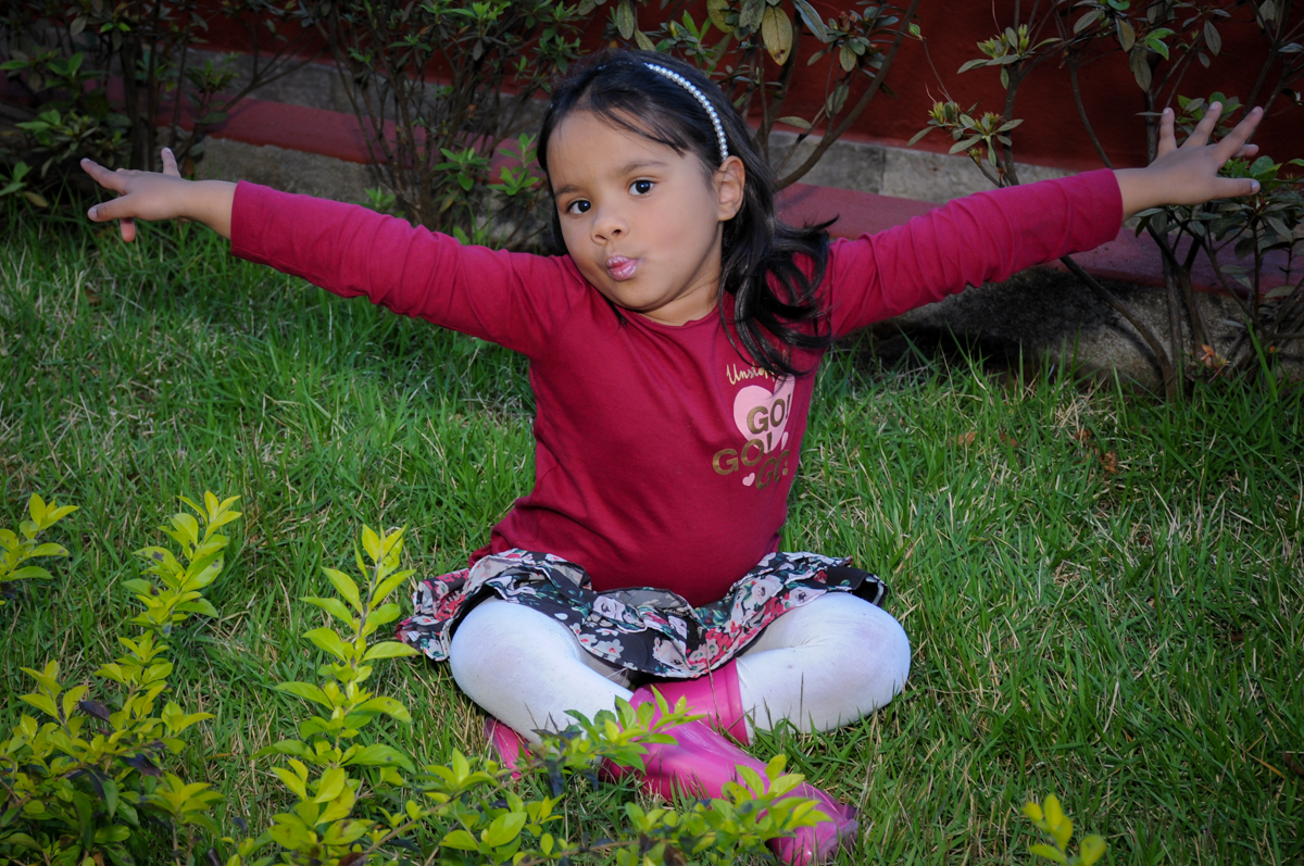 foto sentada no jardim no condomínio,Saude,São Paulo