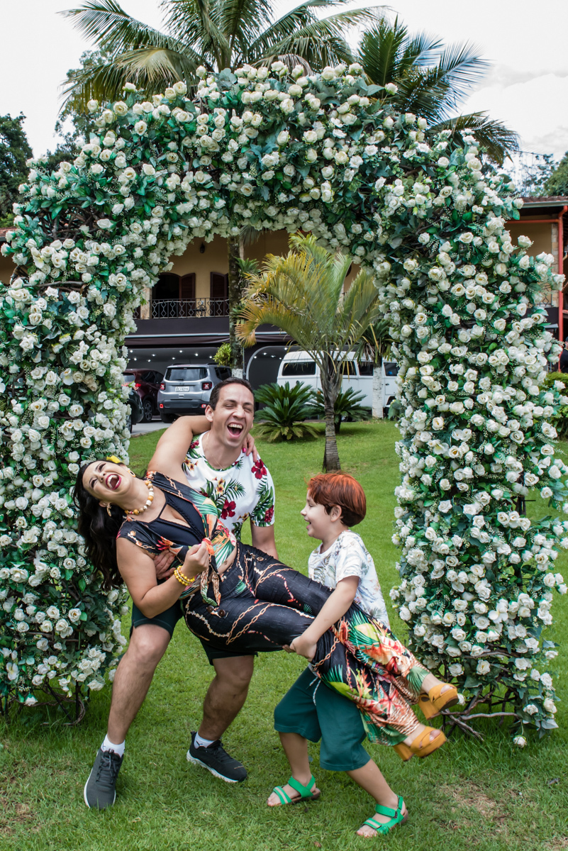 pai e filho caem na risada ao pegar cibelle