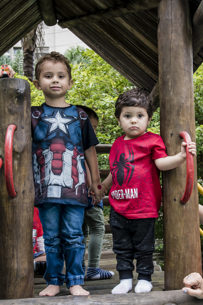 preparando para brincadeiras divertidas no play ground