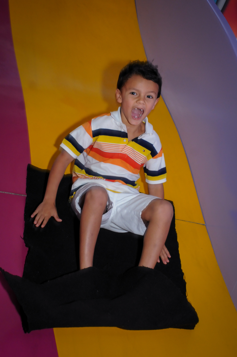 muita emoção no escorregador do  Buffet Magic Joy, Saúde