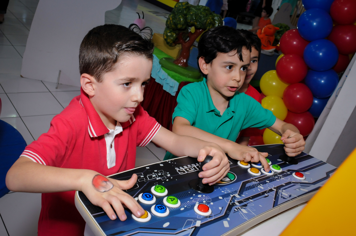 disputa de game no Buffet Magic Joy, Saúde