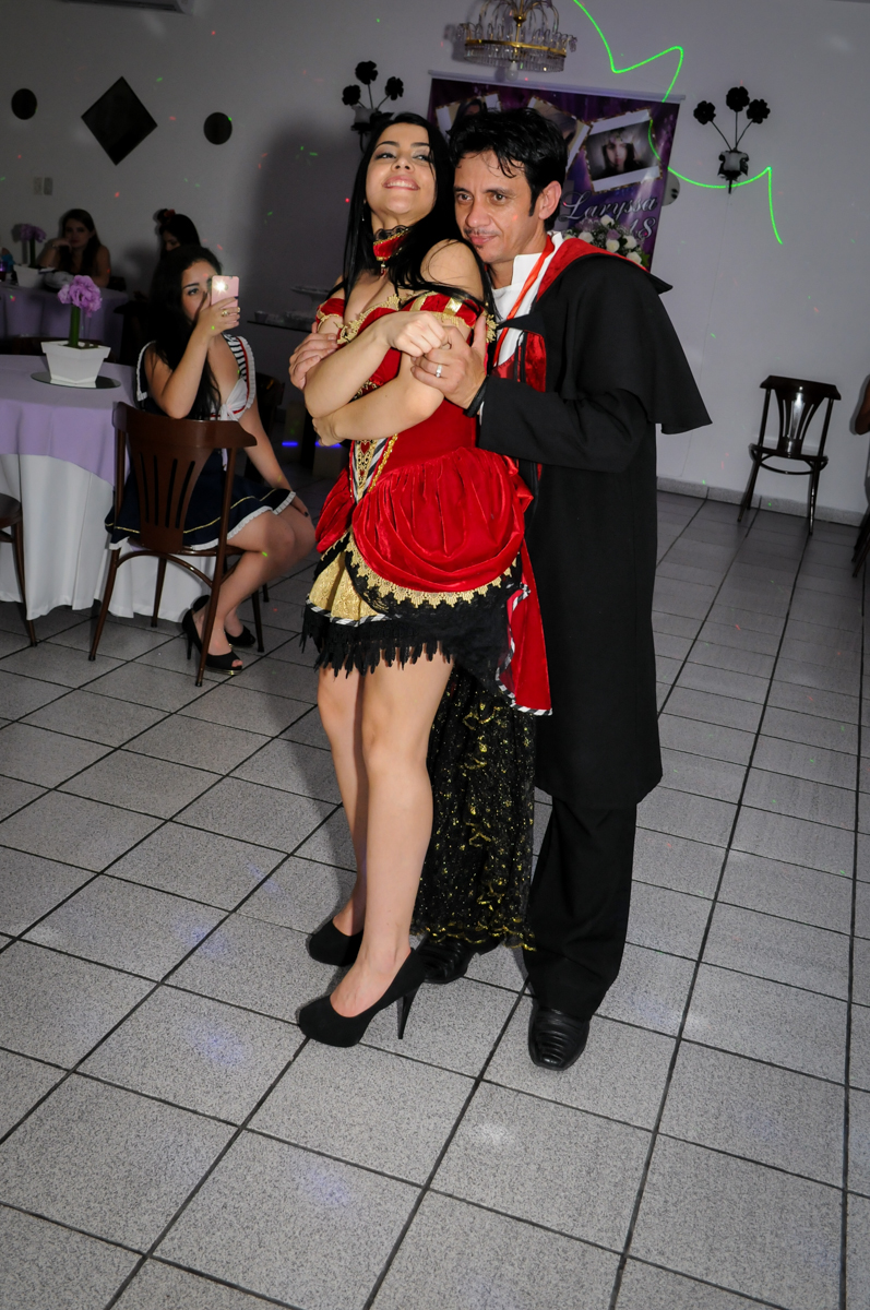 a dança continua animada no Mendes Buffet e Eventos, São Paulo