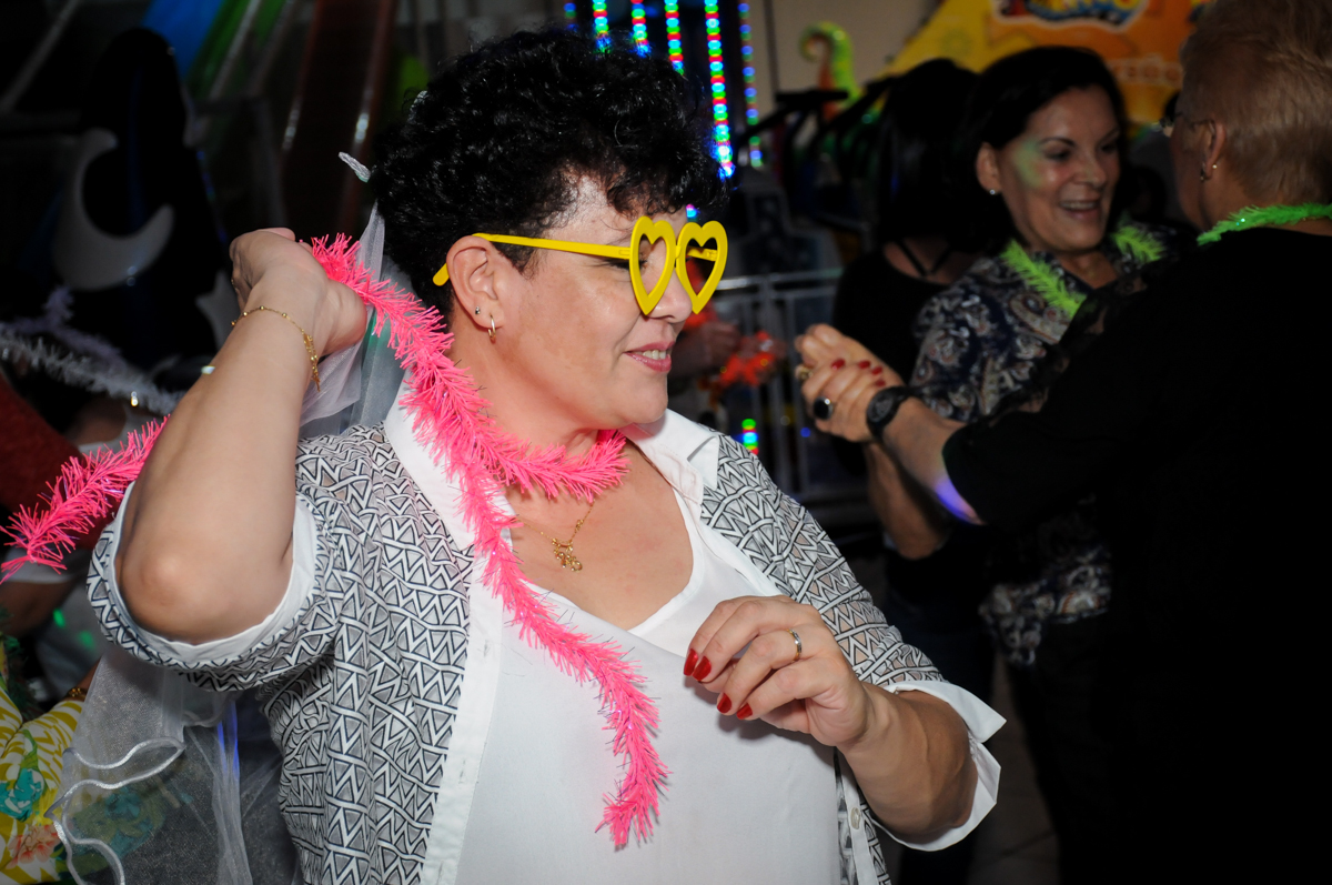 hora de iniciar a balada na festa de bodas de prata no Buffet Fábrica da Alegria, osasco, sp