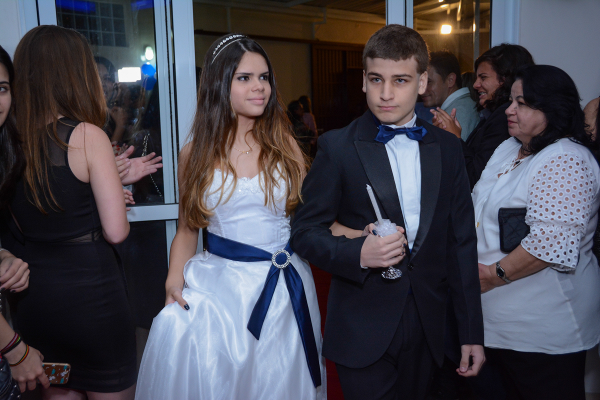 entrada dos 15 casais  para a valsa da festa de 15 anos no Salão de festas, butantã,São Paulo, SP