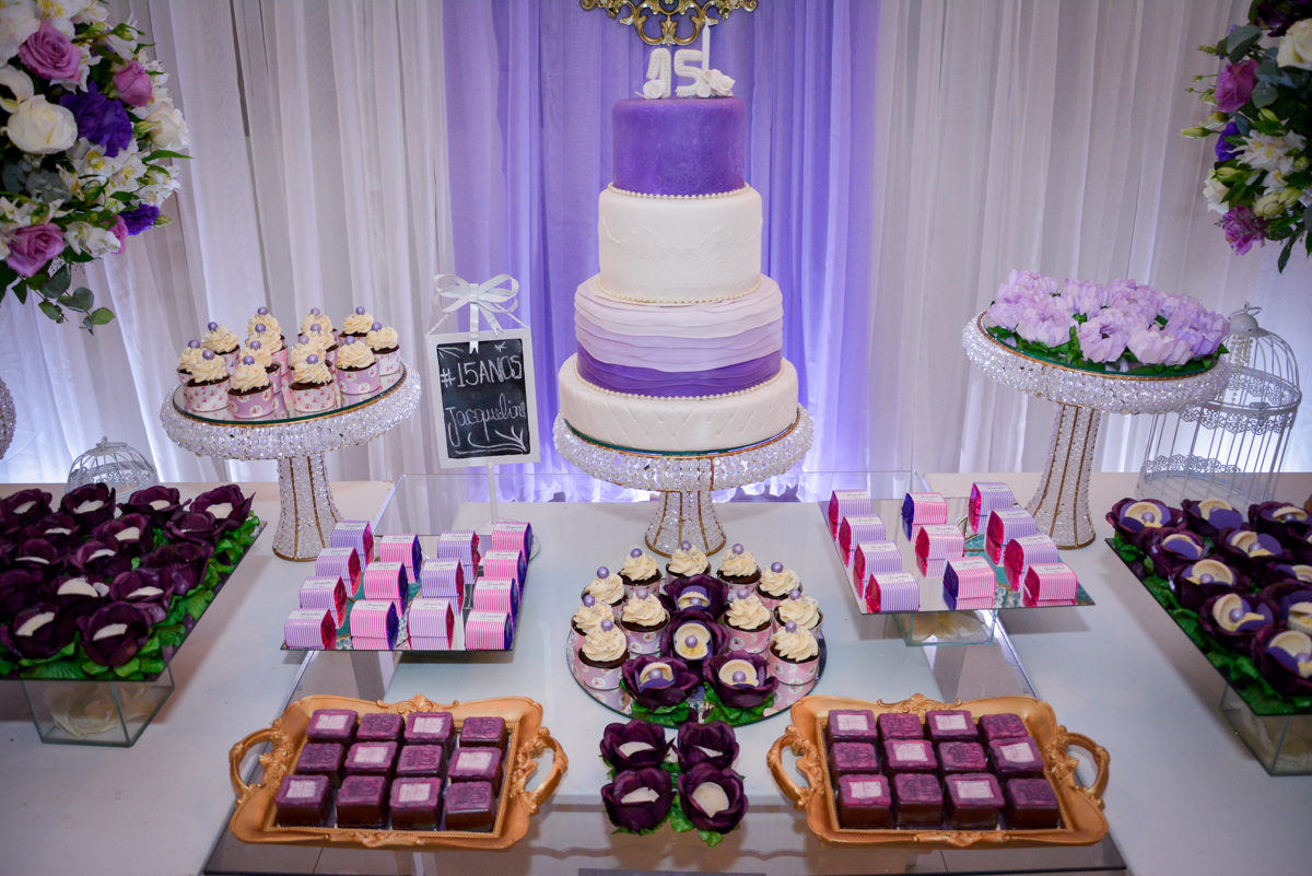 bolo de aniversário de 15 anos no Espaço Felicittá, Osasco, São Paulo