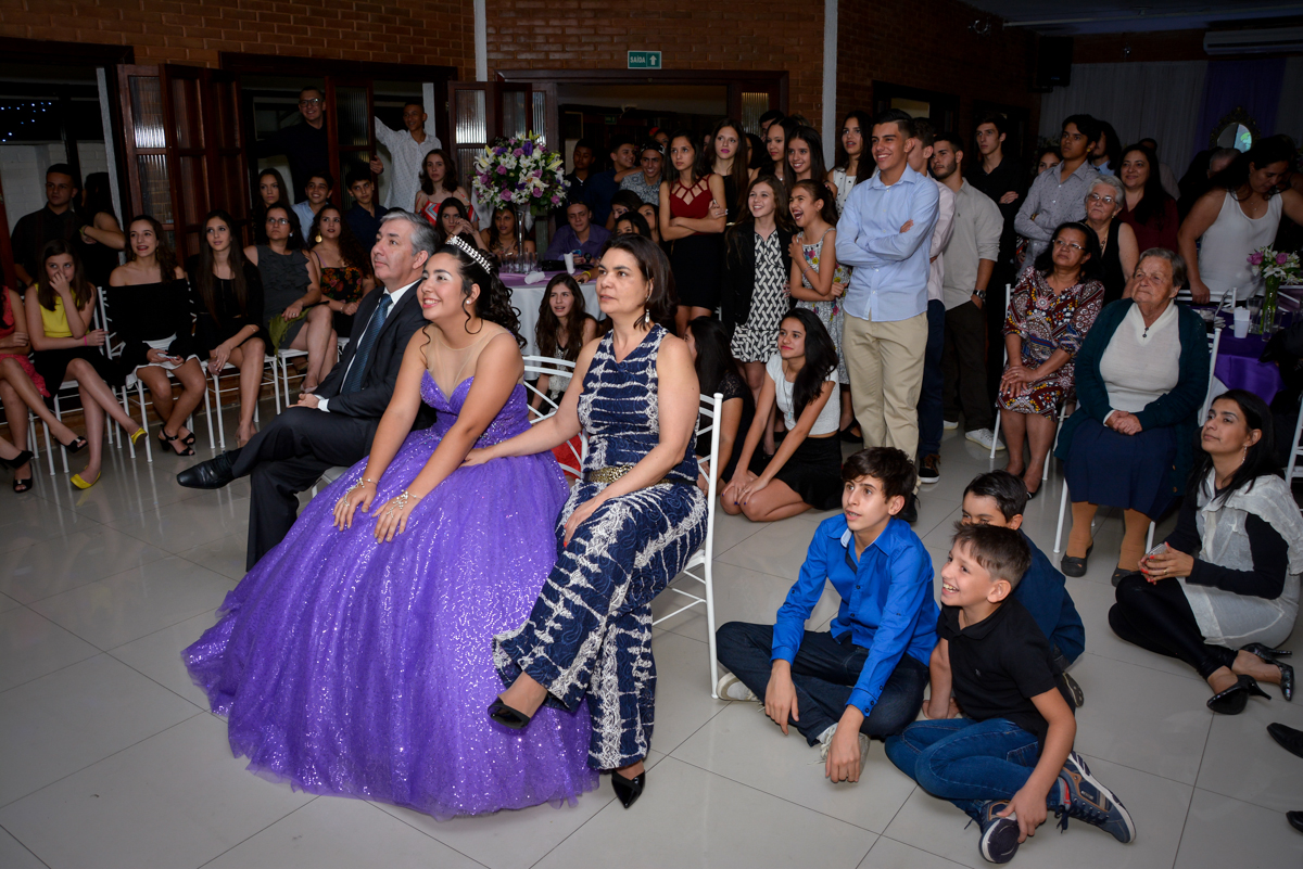 assistindo a retrospectiva de 15 anos no Espaço Felicittá, Osasco, São Paulo